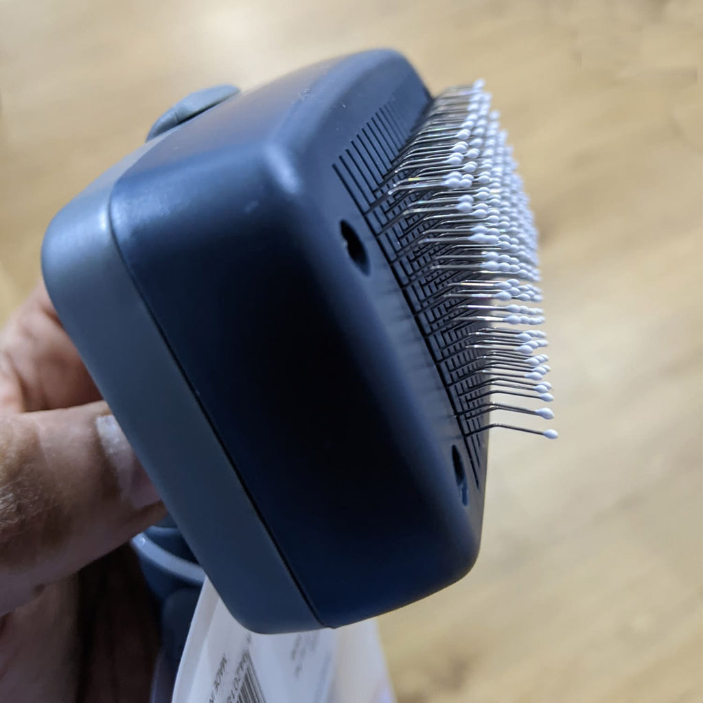 Self Cleaning Slicker Brush for Dogs and Cats